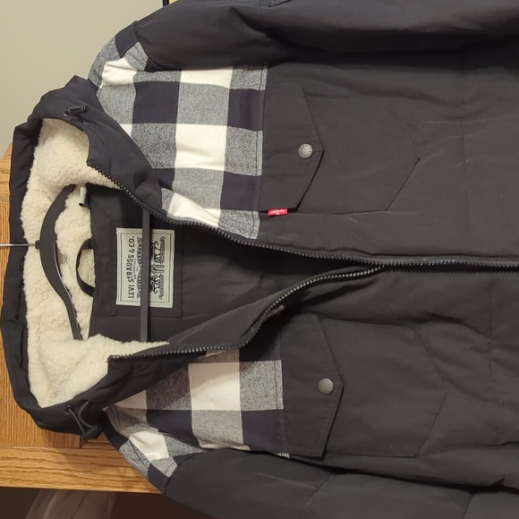 Levi's Men's NWT insulated jacket